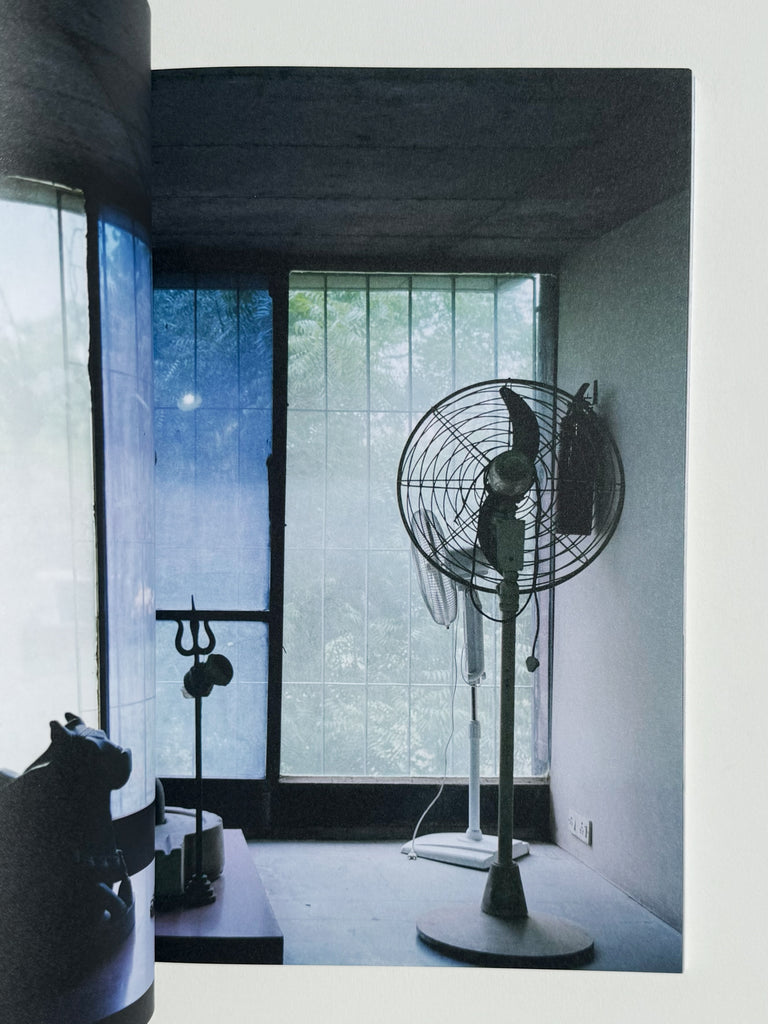 アート・デザイン・音楽 Looking Through Le Corbusier Windows LOOKING THROUGH LE CORBUSIER WINDOWS BY TAKASHI HOMMA | BOOK/SHOP