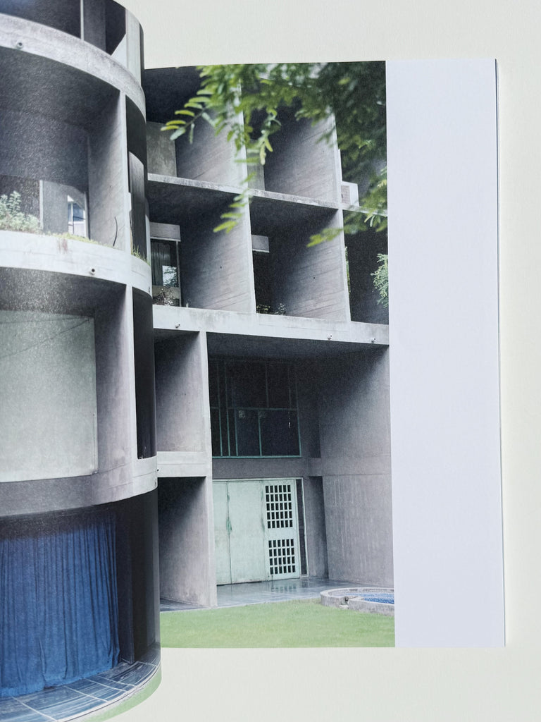 アート・デザイン・音楽 Looking Through Le Corbusier Windows LOOKING THROUGH LE CORBUSIER WINDOWS BY TAKASHI HOMMA | BOOK/SHOP